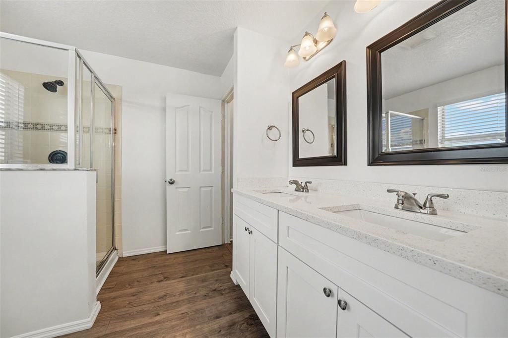 En Venta: $444,900 (4 camas, 2 baños, 2176 Pies cuadrados)