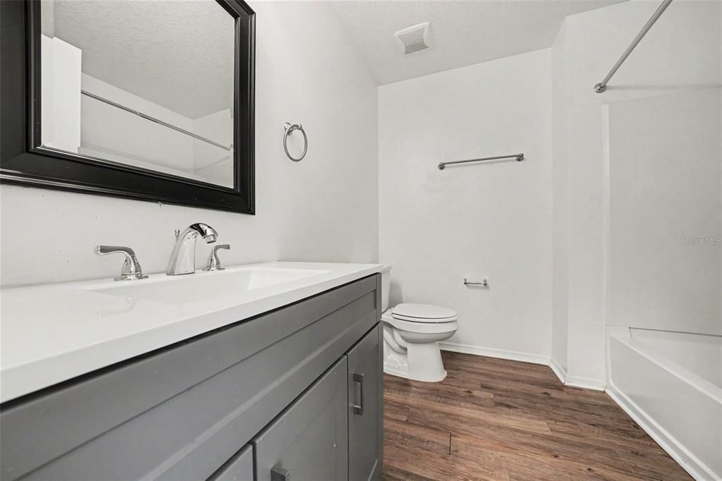 En Venta: $444,900 (4 camas, 2 baños, 2176 Pies cuadrados)