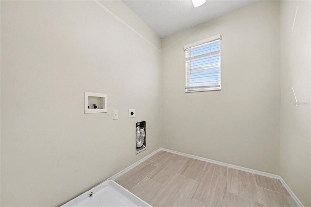 En Venta: $444,900 (4 camas, 2 baños, 2176 Pies cuadrados)
