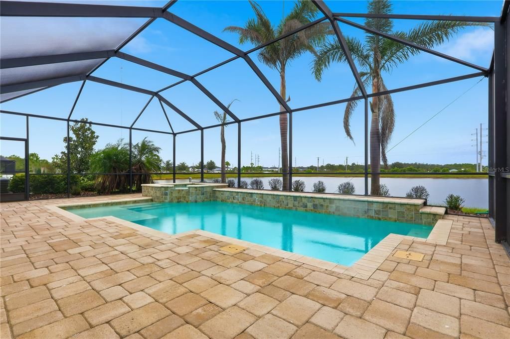 For Sale: $999,900 (5 beds, 4 baths, 3243 Square Feet)