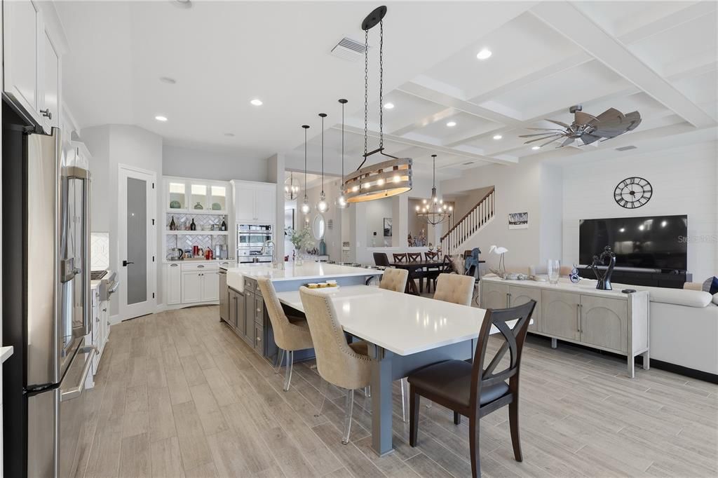 For Sale: $999,900 (5 beds, 4 baths, 3243 Square Feet)