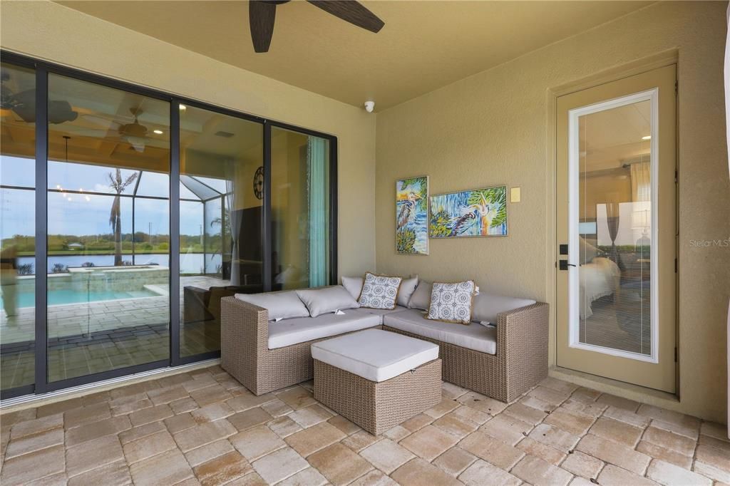 For Sale: $999,900 (5 beds, 4 baths, 3243 Square Feet)