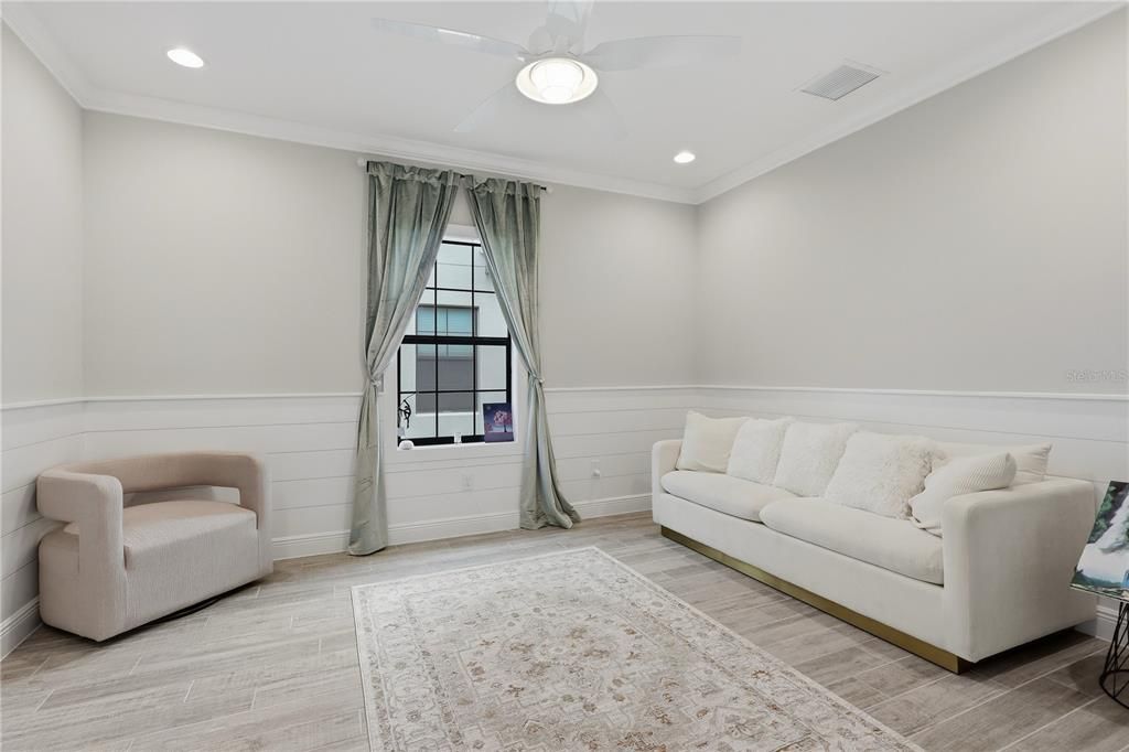 For Sale: $999,900 (5 beds, 4 baths, 3243 Square Feet)