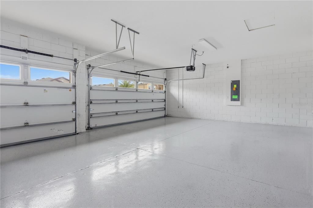 For Sale: $999,900 (5 beds, 4 baths, 3243 Square Feet)