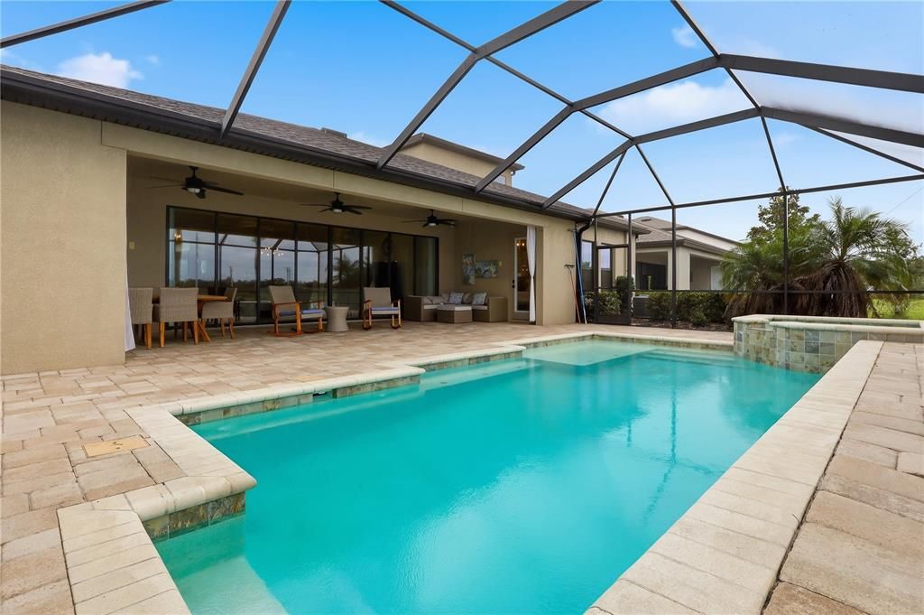 For Sale: $999,900 (5 beds, 4 baths, 3243 Square Feet)