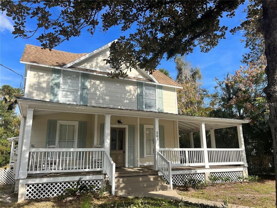 For Rent: $1,200 (1 beds, 1 baths, 603 Square Feet)