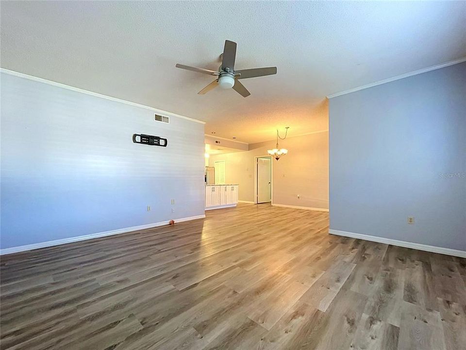 En Venta: $205,000 (2 camas, 2 baños, 1122 Pies cuadrados)