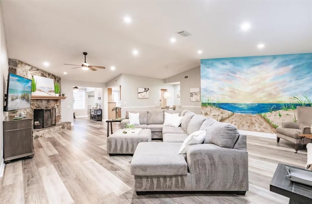 For Sale: $830,000 (4 beds, 2 baths, 2650 Square Feet)