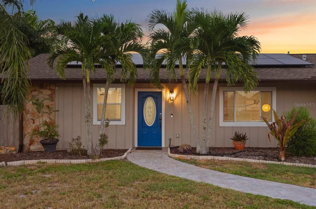 For Sale: $830,000 (4 beds, 2 baths, 2650 Square Feet)