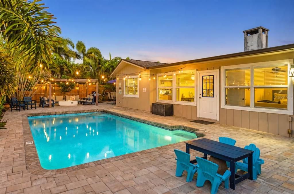 For Sale: $830,000 (4 beds, 2 baths, 2650 Square Feet)