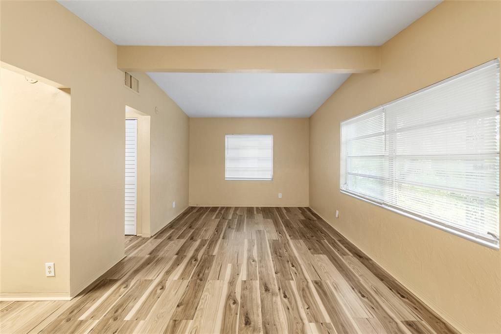 В аренду: $2,450 (2 спален, 1 ванн, 1231 Квадратных фут)
