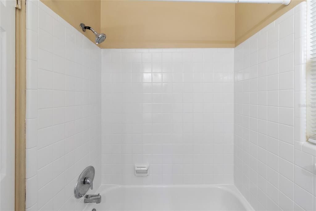 В аренду: $2,450 (2 спален, 1 ванн, 1231 Квадратных фут)