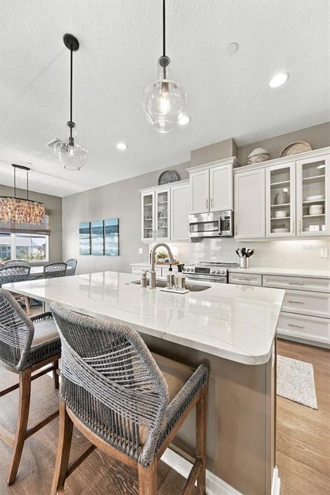 For Sale: $849,000 (2 beds, 2 baths, 1994 Square Feet)