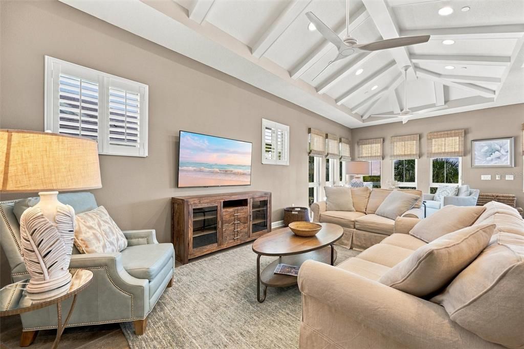 For Sale: $849,000 (2 beds, 2 baths, 1994 Square Feet)