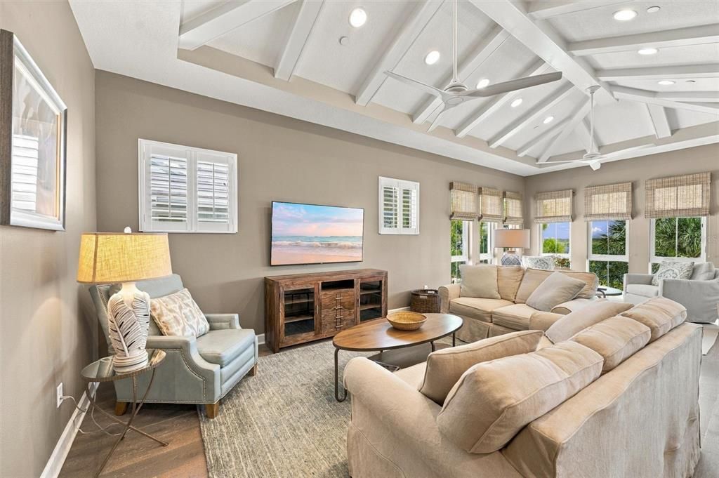 For Sale: $849,000 (2 beds, 2 baths, 1994 Square Feet)