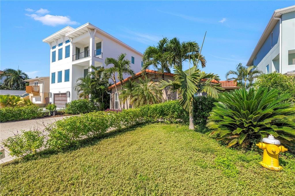 На продажу: $995,000 (3 спален, 2 ванн, 1919 Квадратных фут)