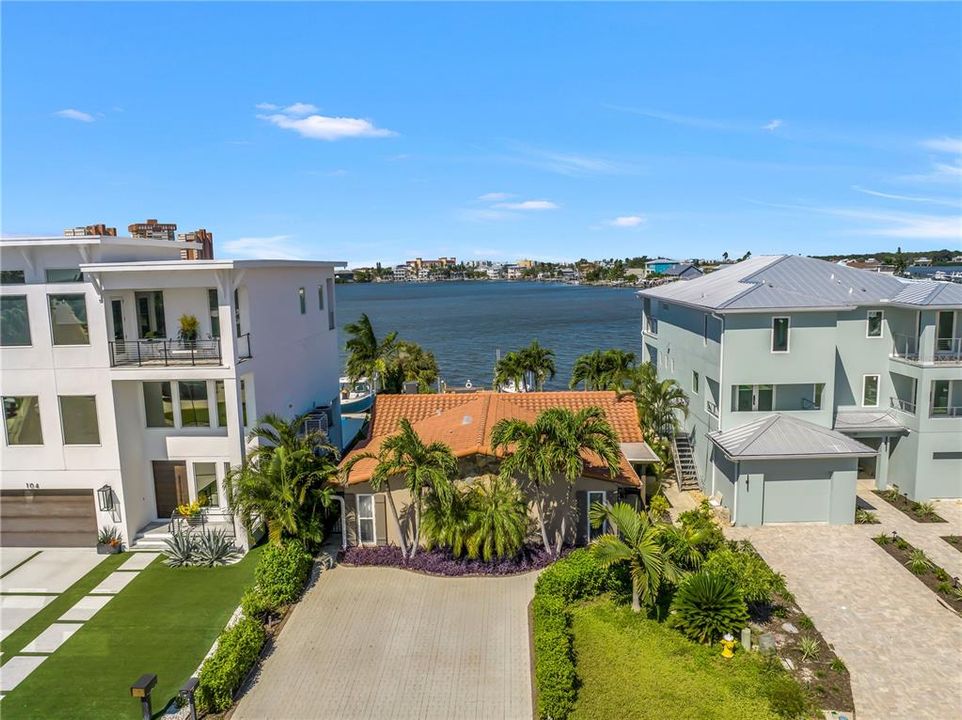 На продажу: $995,000 (3 спален, 2 ванн, 1919 Квадратных фут)