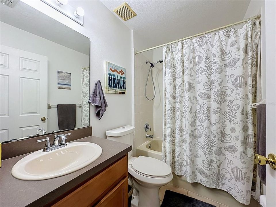 En Venta: $288,000 (3 camas, 2 baños, 1266 Pies cuadrados)