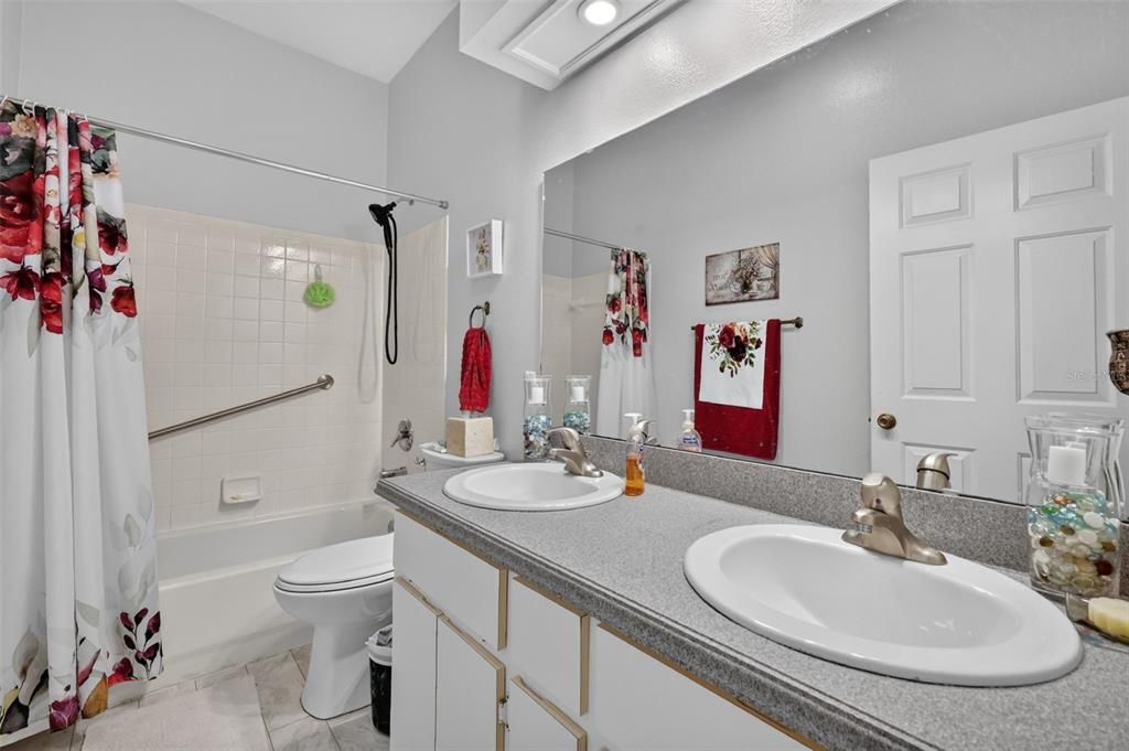 For Sale: $275,000 (3 beds, 2 baths, 1545 Square Feet)
