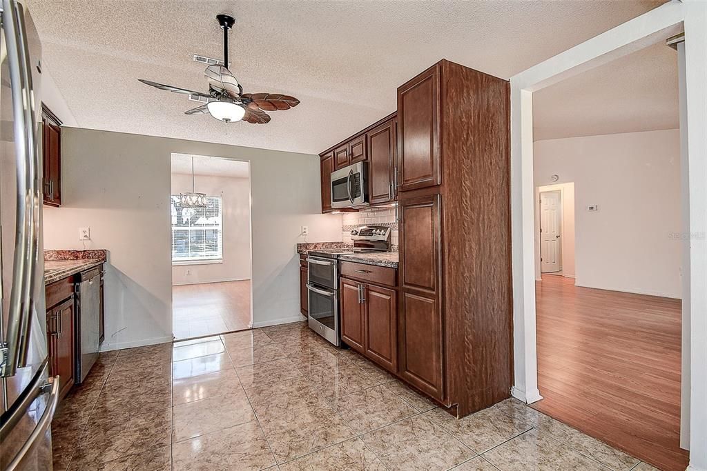En Venta: $310,000 (3 camas, 2 baños, 1472 Pies cuadrados)