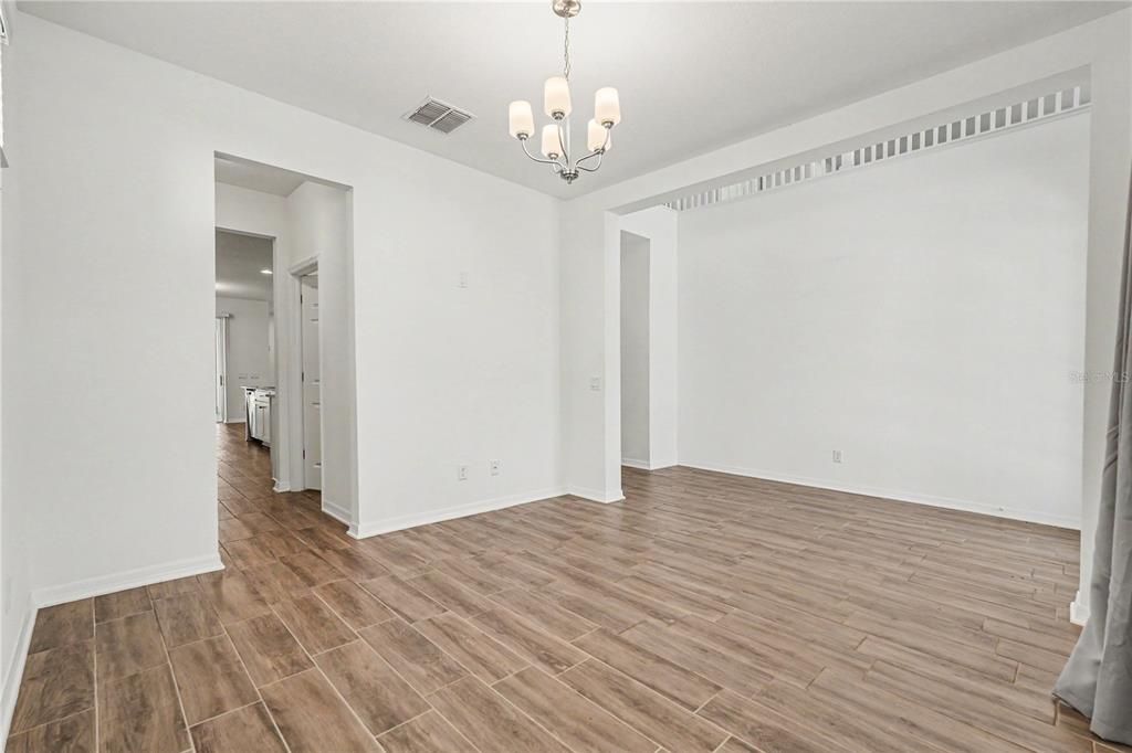 En Venta: $715,000 (5 camas, 4 baños, 3800 Pies cuadrados)