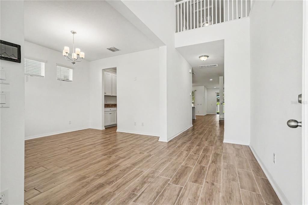 En Venta: $715,000 (5 camas, 4 baños, 3800 Pies cuadrados)