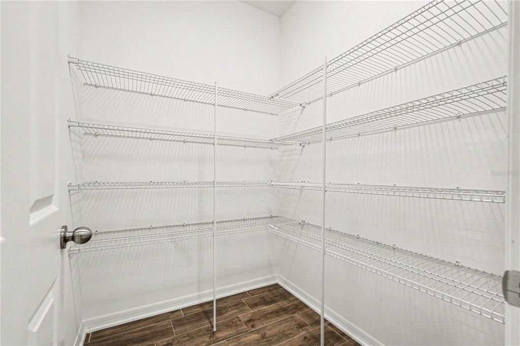 En Venta: $715,000 (5 camas, 4 baños, 3800 Pies cuadrados)