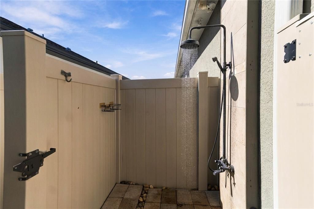 En Venta: $449,900 (4 camas, 2 baños, 1677 Pies cuadrados)
