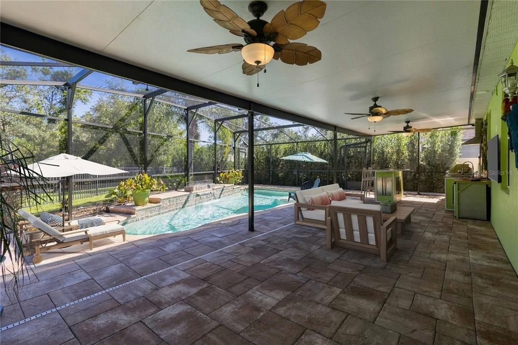 En Venta: $449,900 (4 camas, 2 baños, 1677 Pies cuadrados)