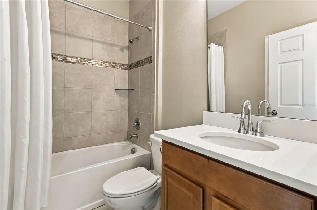 En Venta: $449,900 (4 camas, 2 baños, 1677 Pies cuadrados)