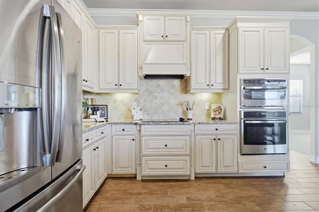 For Sale: $975,000 (4 beds, 3 baths, 2533 Square Feet)