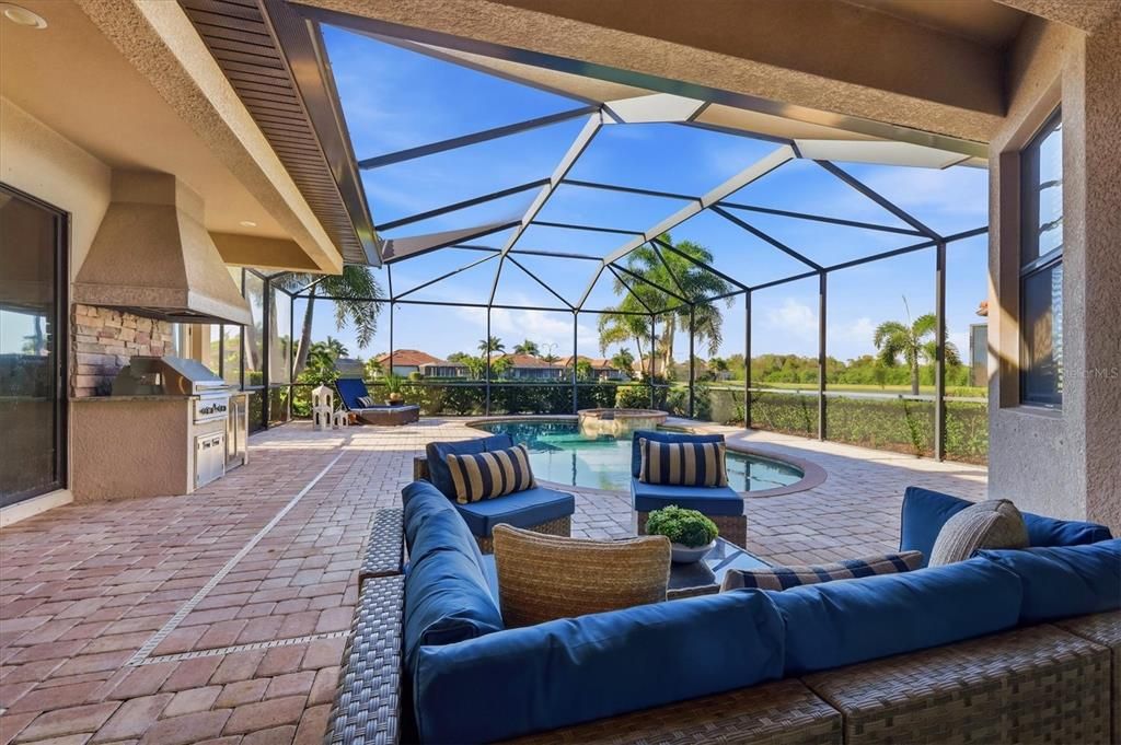 For Sale: $975,000 (4 beds, 3 baths, 2533 Square Feet)