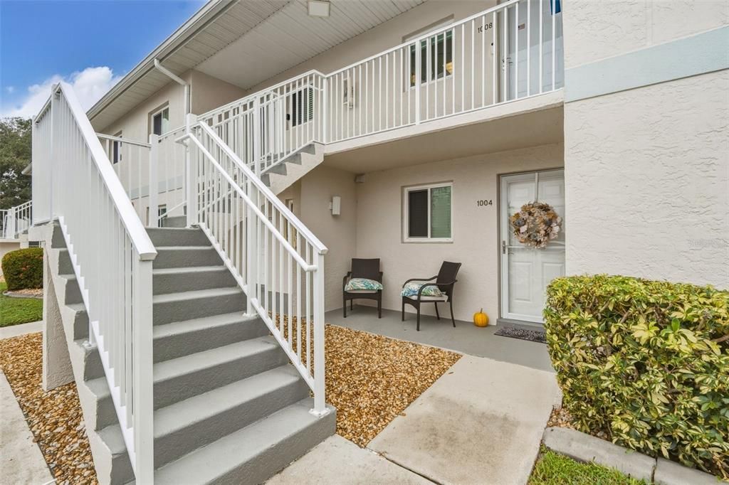 For Sale: $185,000 (2 beds, 2 baths, 871 Square Feet)