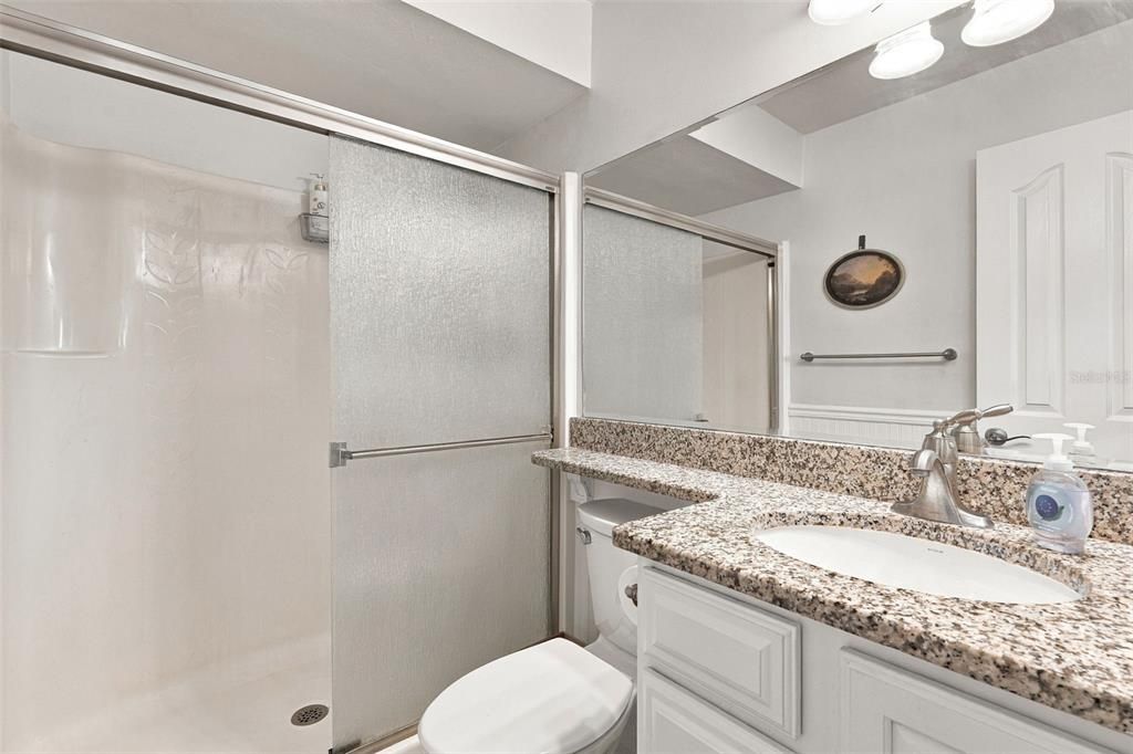 For Sale: $185,000 (2 beds, 2 baths, 871 Square Feet)
