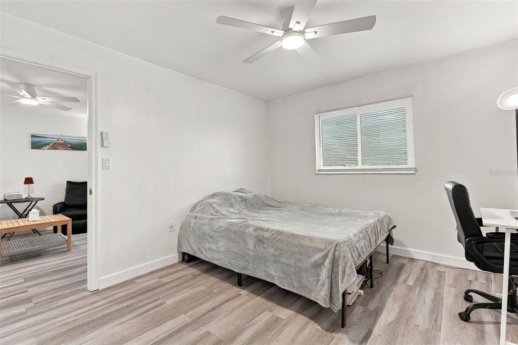 For Sale: $185,000 (2 beds, 2 baths, 871 Square Feet)