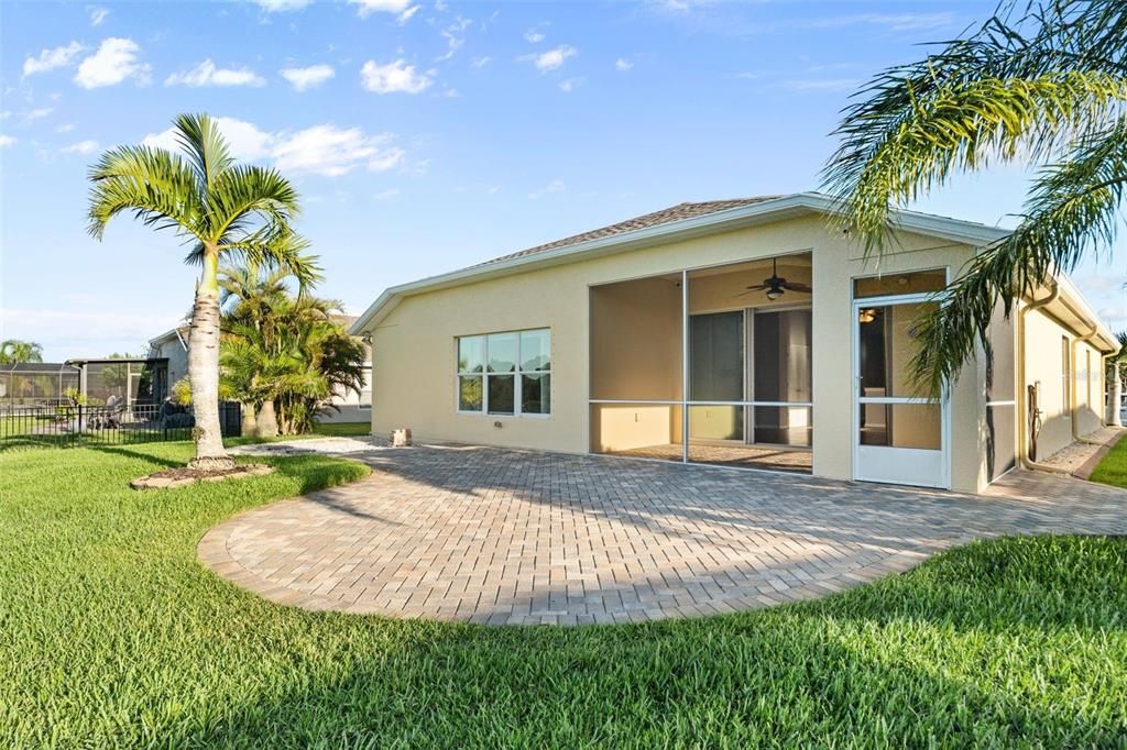 For Sale: $400,000 (3 beds, 2 baths, 1823 Square Feet)