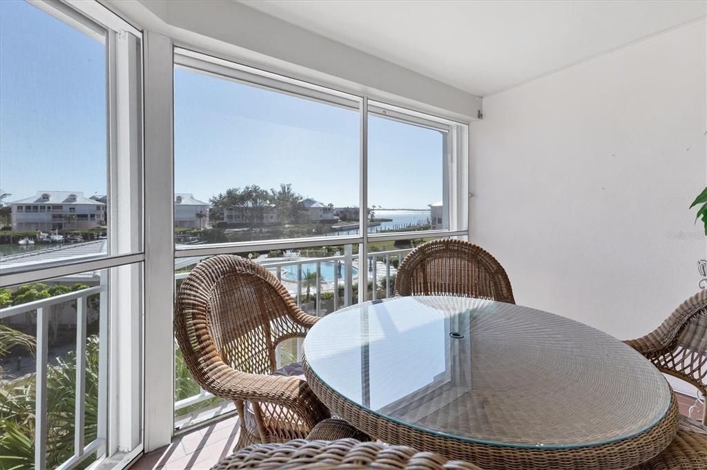 待售: $979,900 (3 贝兹, 3 浴室, 2085 平方英尺)