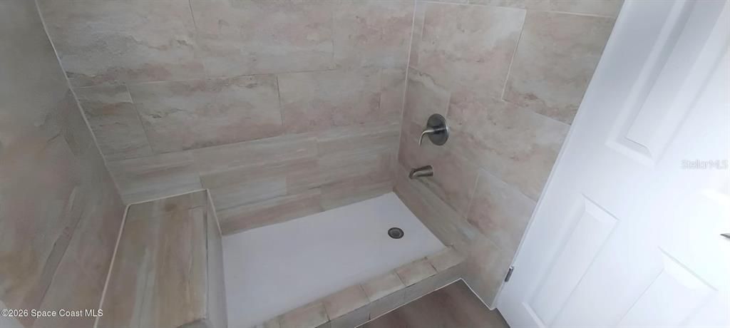На продажу: $257,900 (3 спален, 2 ванн, 1394 Квадратных фут)