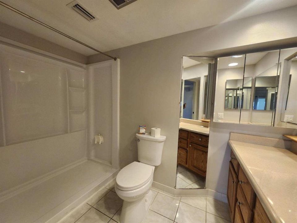 На продажу: $95,000 (2 спален, 2 ванн, 1388 Квадратных фут)