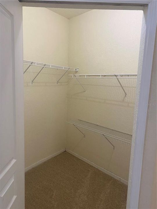 В аренду: $1,275 (1 спален, 1 ванн, 892 Квадратных фут)