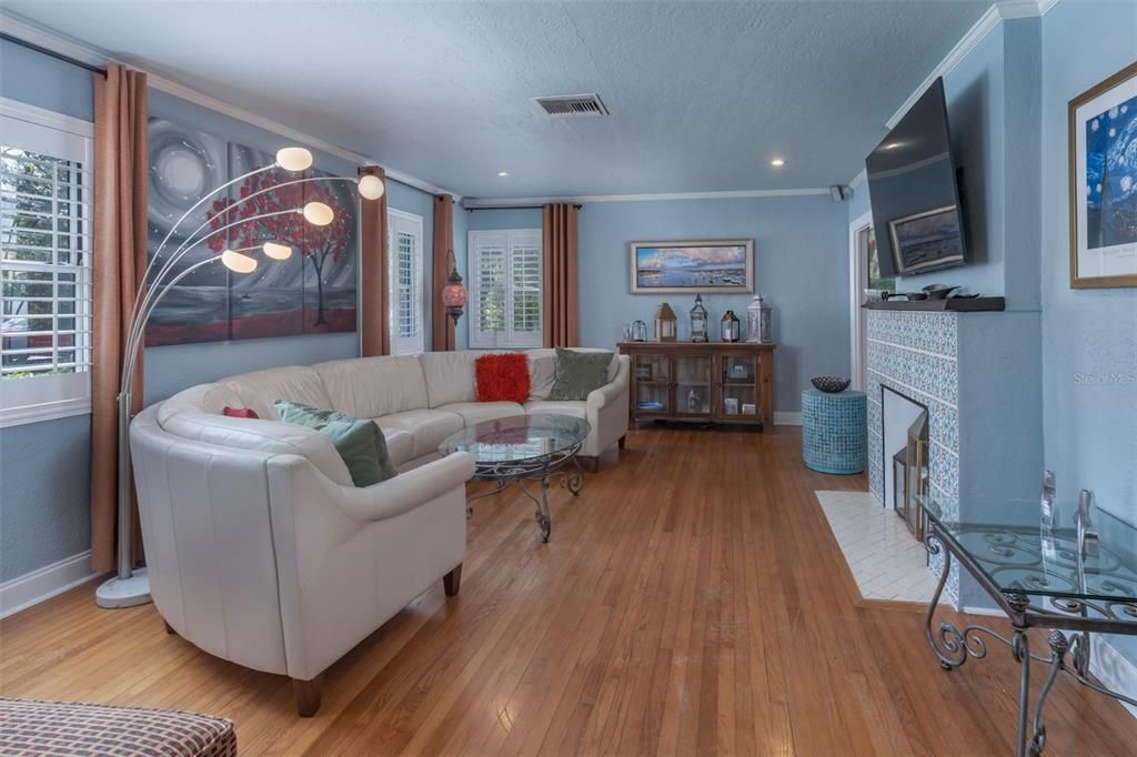 En Venta: $950,000 (2 camas, 2 baños, 1947 Pies cuadrados)