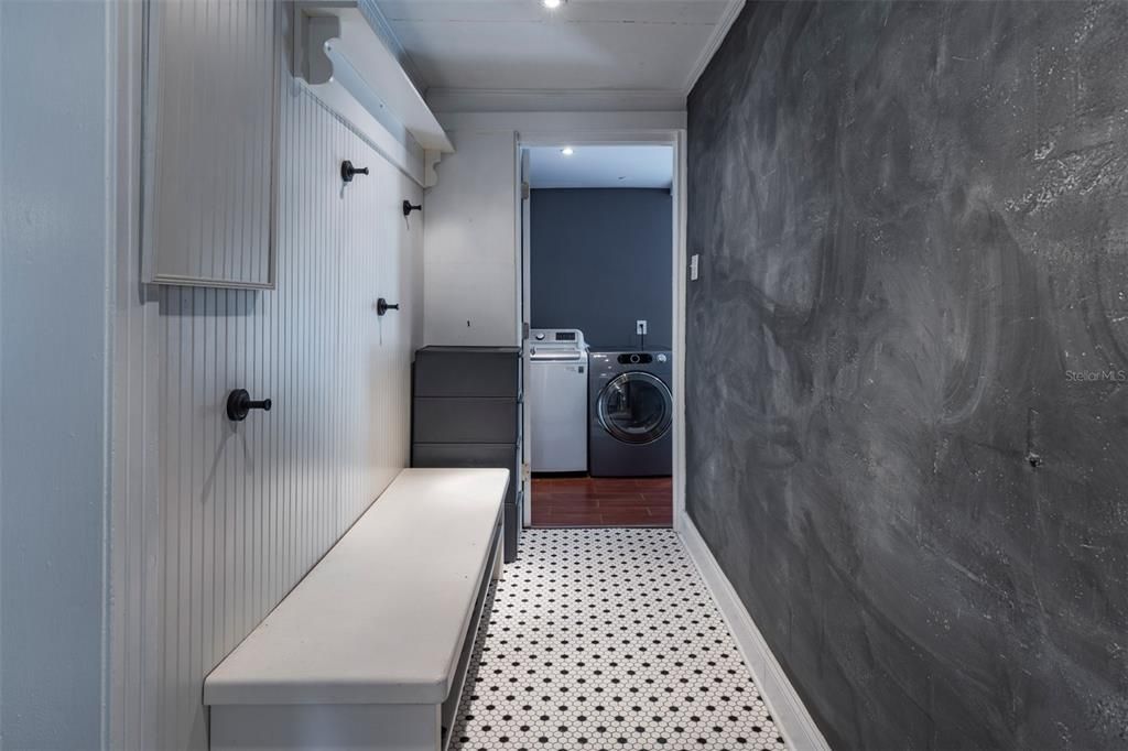 En Venta: $950,000 (2 camas, 2 baños, 1947 Pies cuadrados)