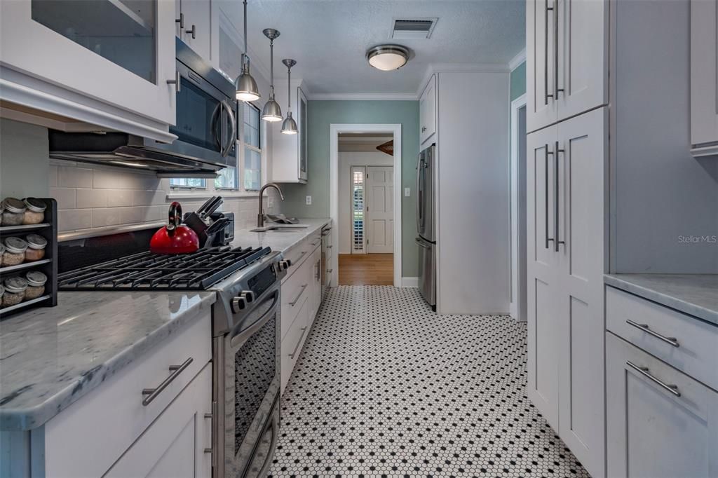 En Venta: $950,000 (2 camas, 2 baños, 1947 Pies cuadrados)