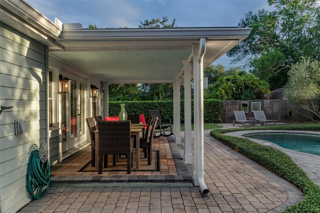 En Venta: $950,000 (2 camas, 2 baños, 1947 Pies cuadrados)