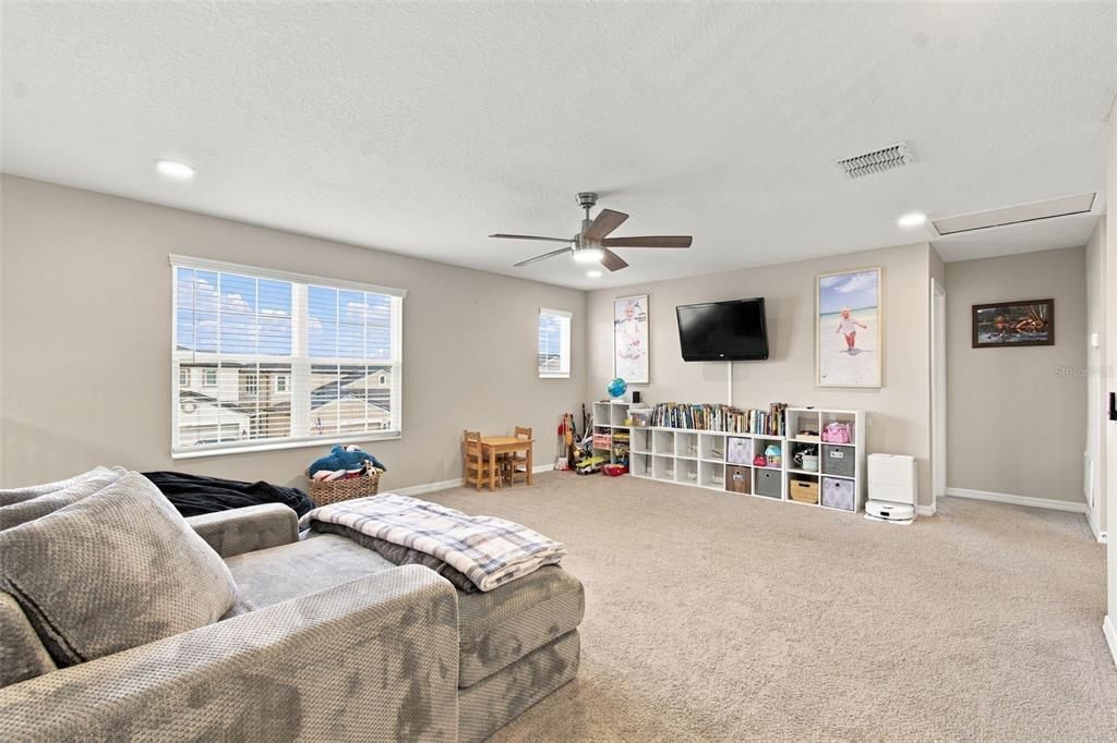 For Sale: $600,000 (5 beds, 3 baths, 3292 Square Feet)