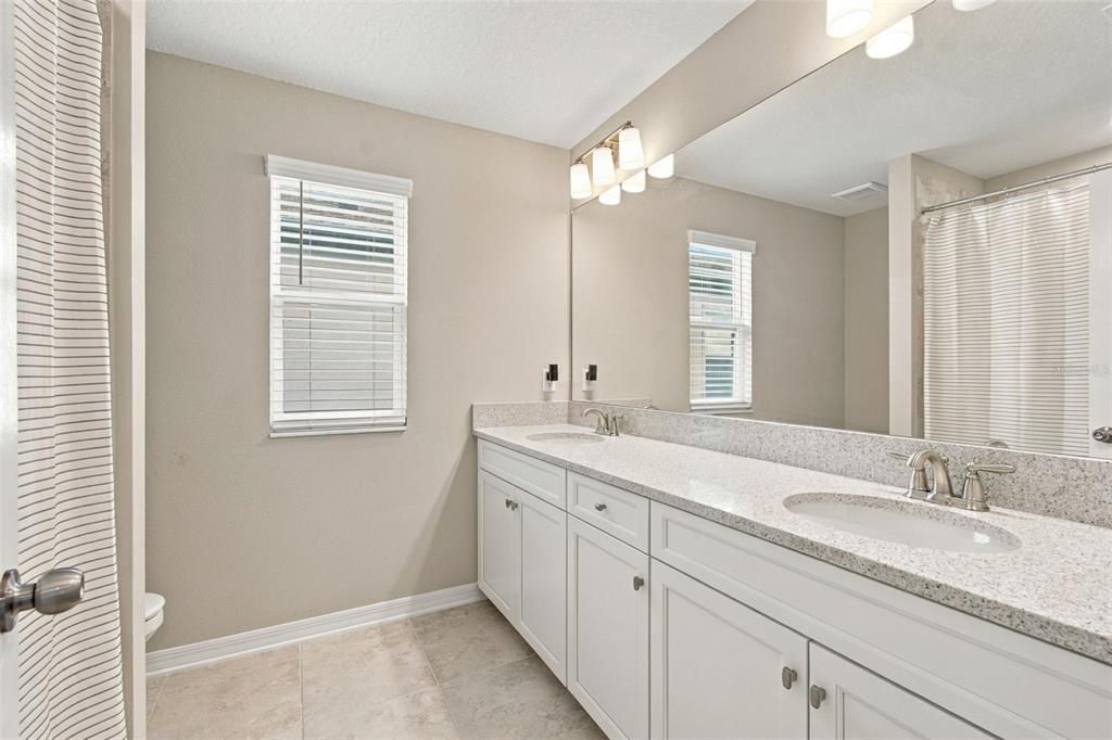 For Sale: $600,000 (5 beds, 3 baths, 3292 Square Feet)