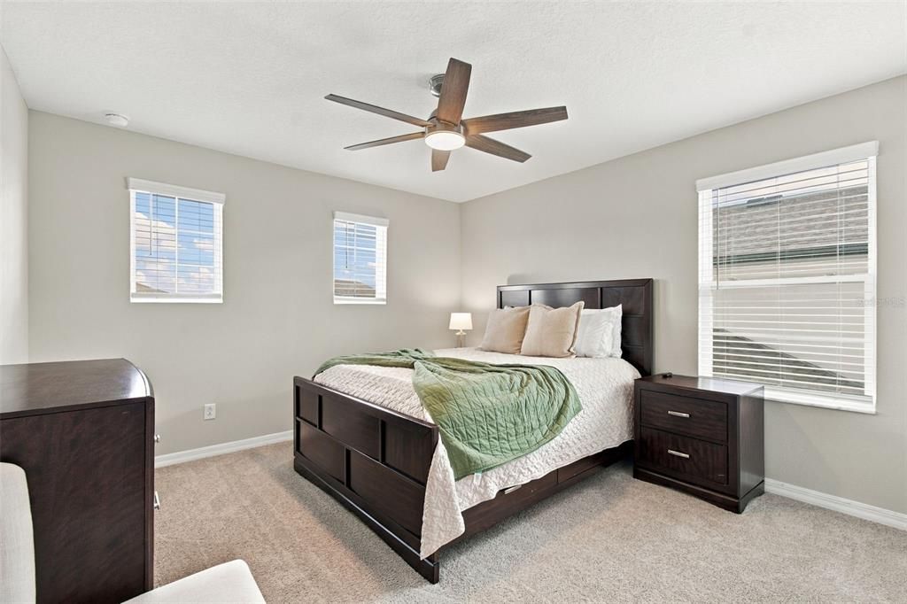 For Sale: $600,000 (5 beds, 3 baths, 3292 Square Feet)