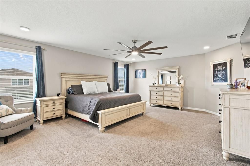 For Sale: $600,000 (5 beds, 3 baths, 3292 Square Feet)