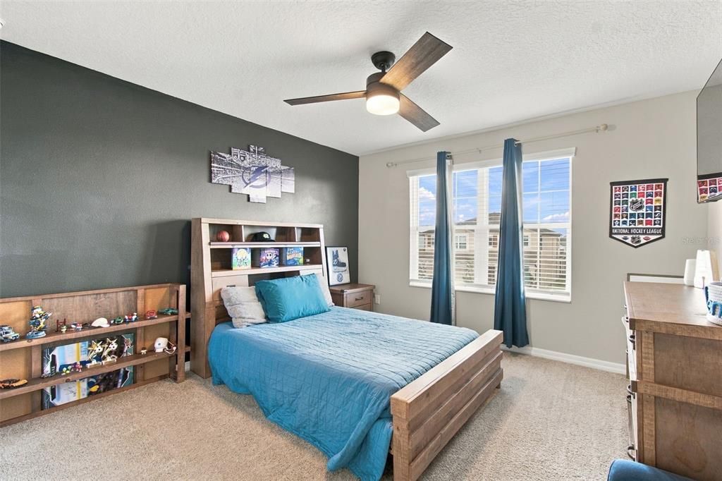 For Sale: $600,000 (5 beds, 3 baths, 3292 Square Feet)