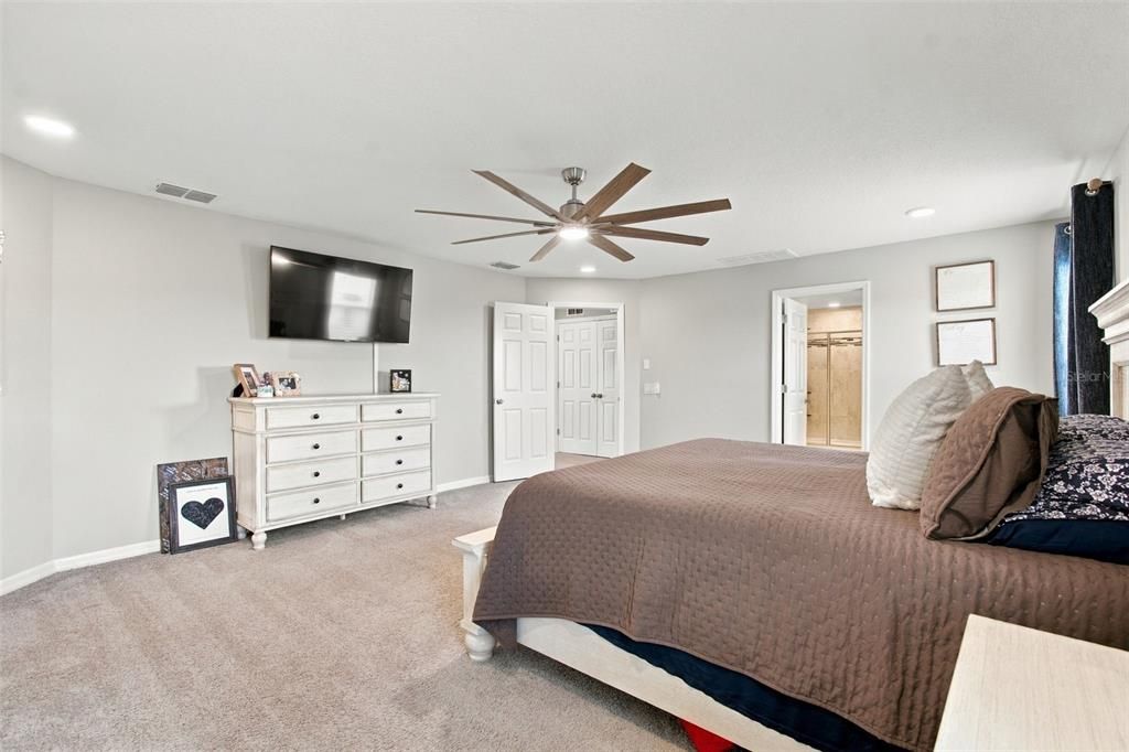 For Sale: $600,000 (5 beds, 3 baths, 3292 Square Feet)